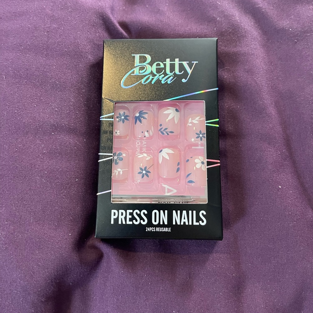 🖤 Pick Any 3/$30 Sale Betty Cora Press On Nails